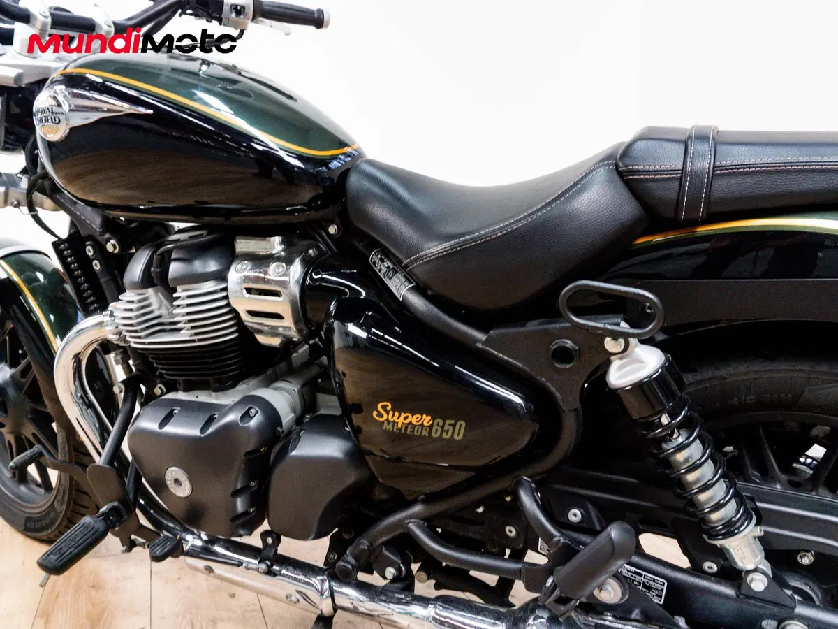 Royal Enfield Super Meteor 650 (2023 - 26) (10)