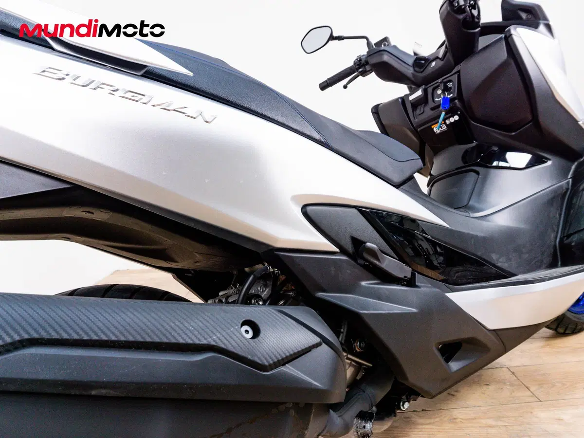 Suzuki Burgman 400 (2022 - 24) (4)