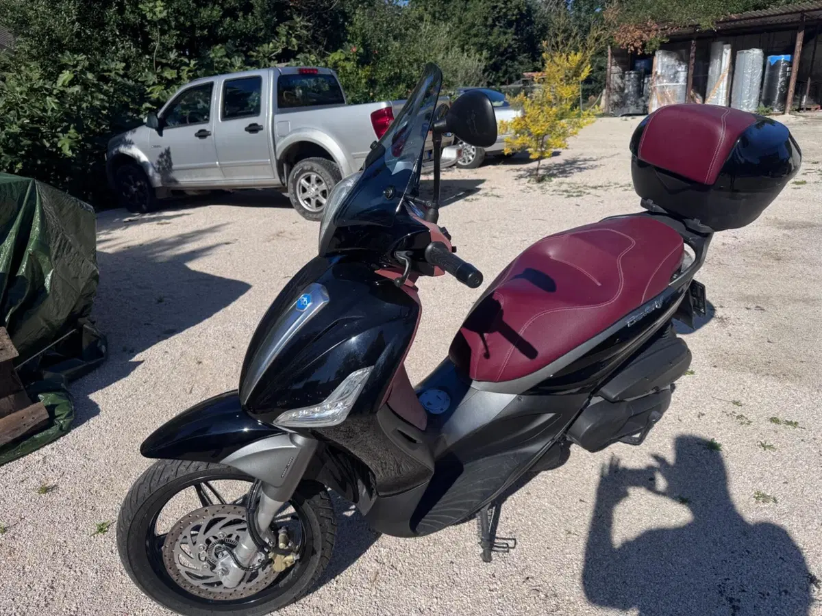 Piaggio Beverly 350 SportTouring ie ABS (2011 - 17) (4)