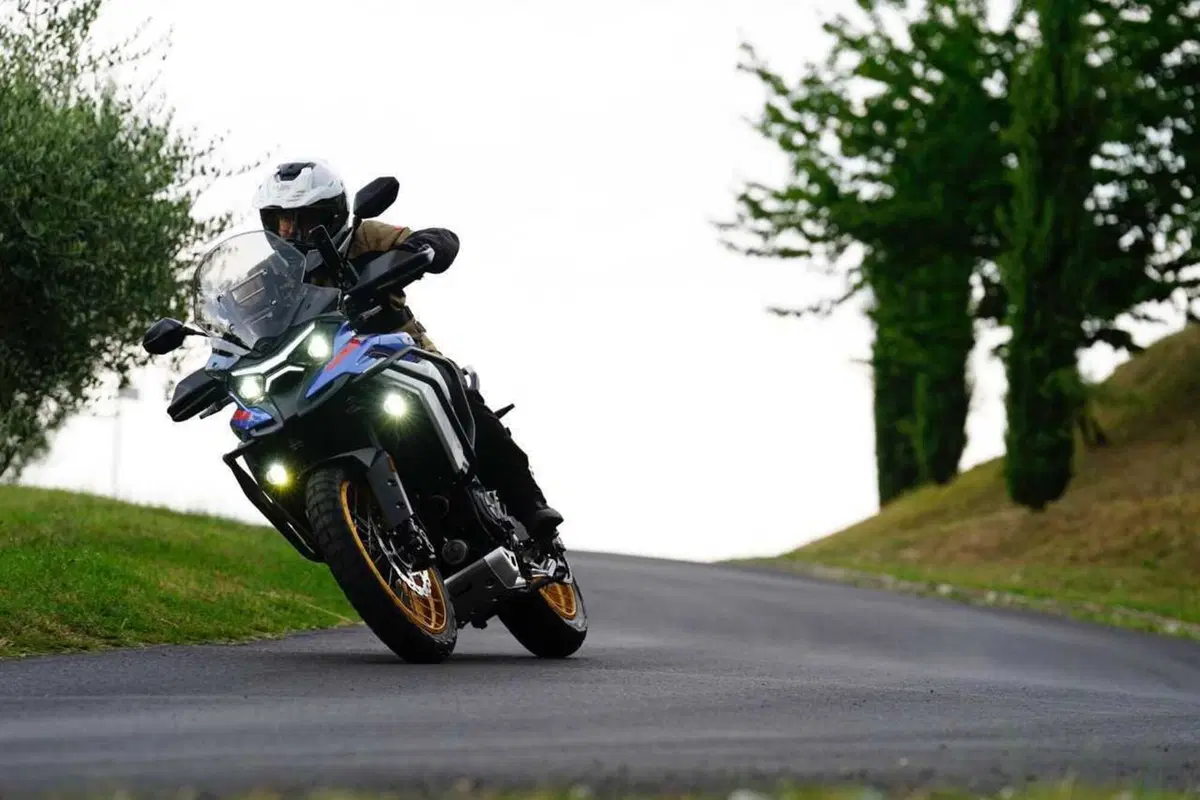 Kove 625X Pro, la crossover cinese con la dotazione maxi e il prezzo mini! Il TEST [VIDEO] (17)