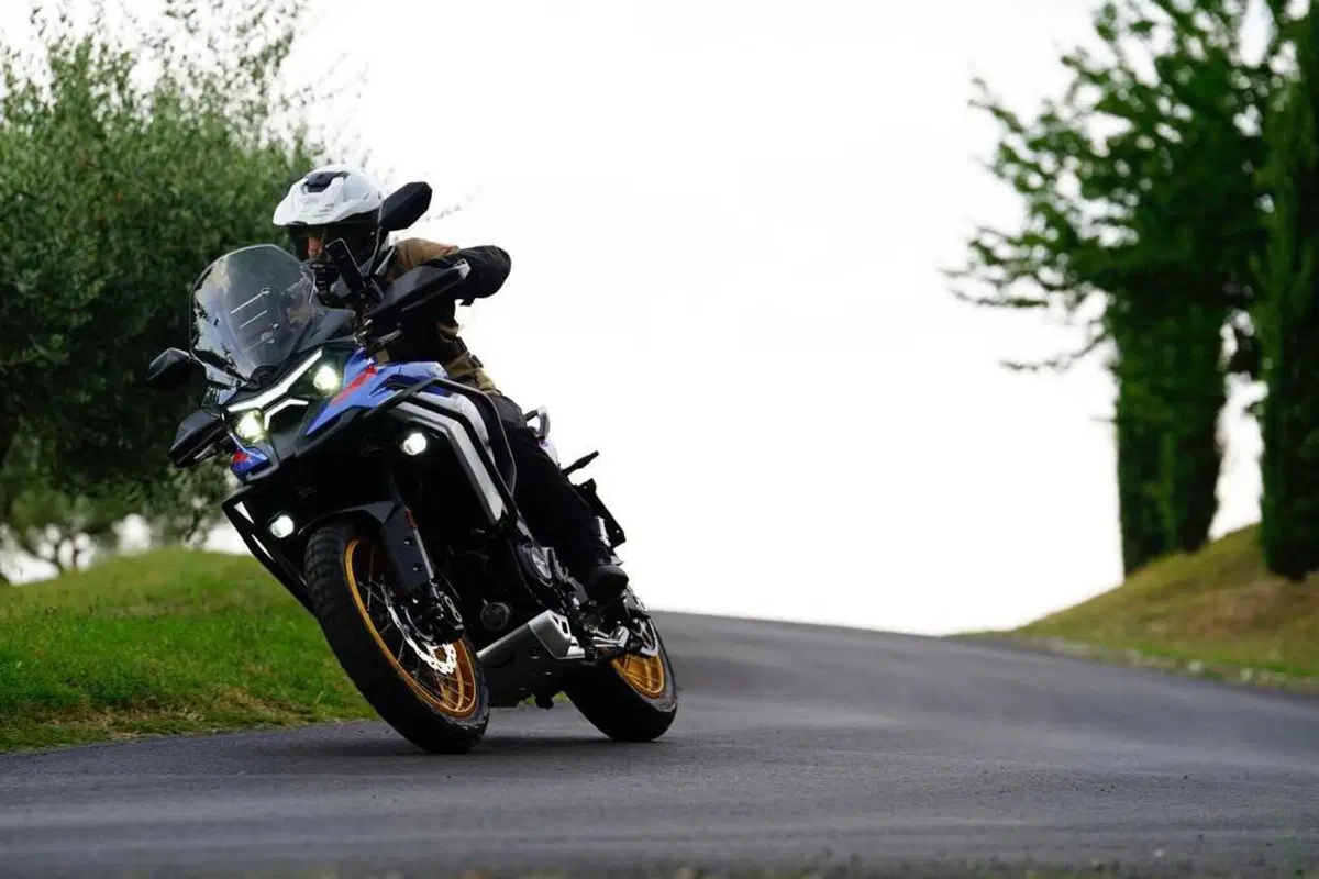 Kove 625X Pro, la crossover cinese con la dotazione maxi e il prezzo mini! Il TEST [VIDEO] (18)