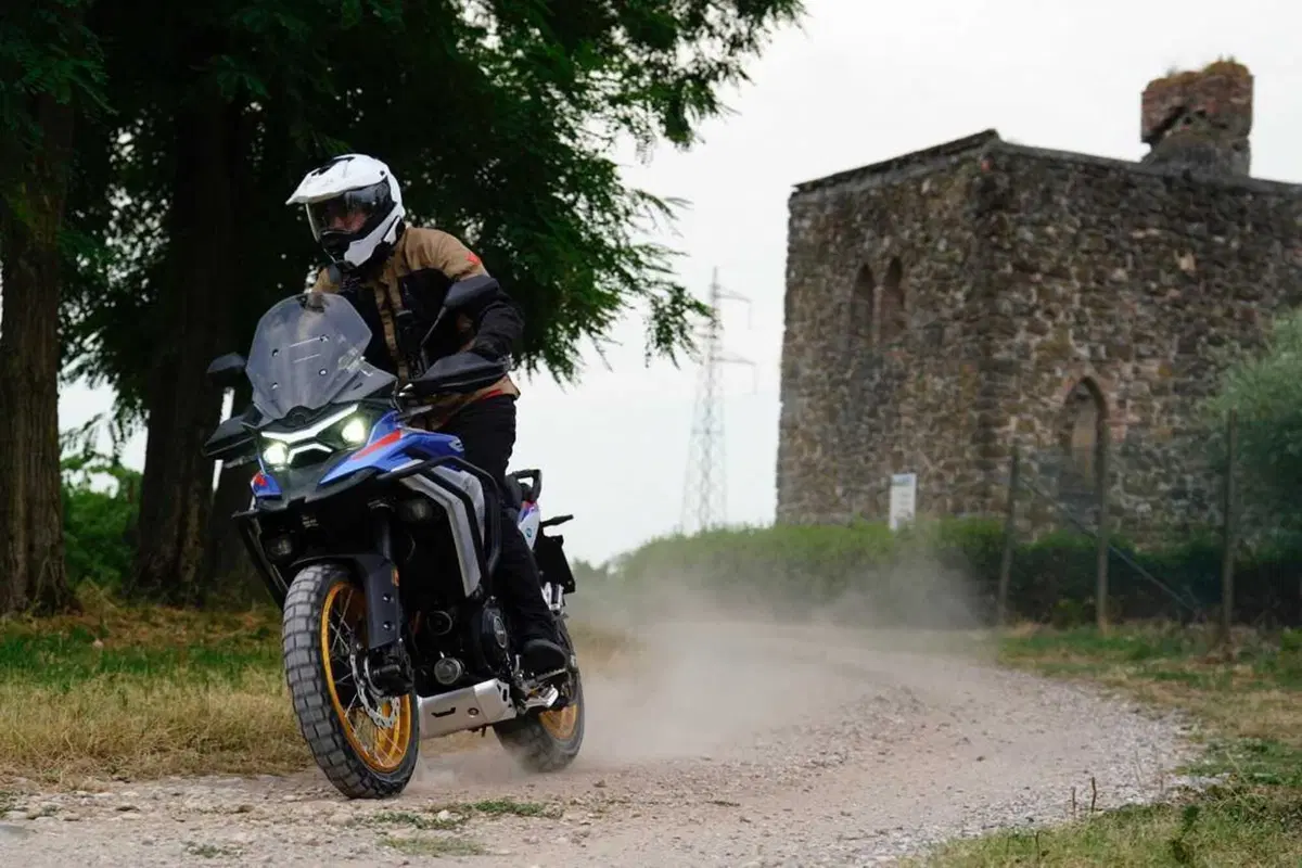 Kove 625X Pro, la crossover cinese con la dotazione maxi e il prezzo mini! Il TEST [VIDEO] (36)