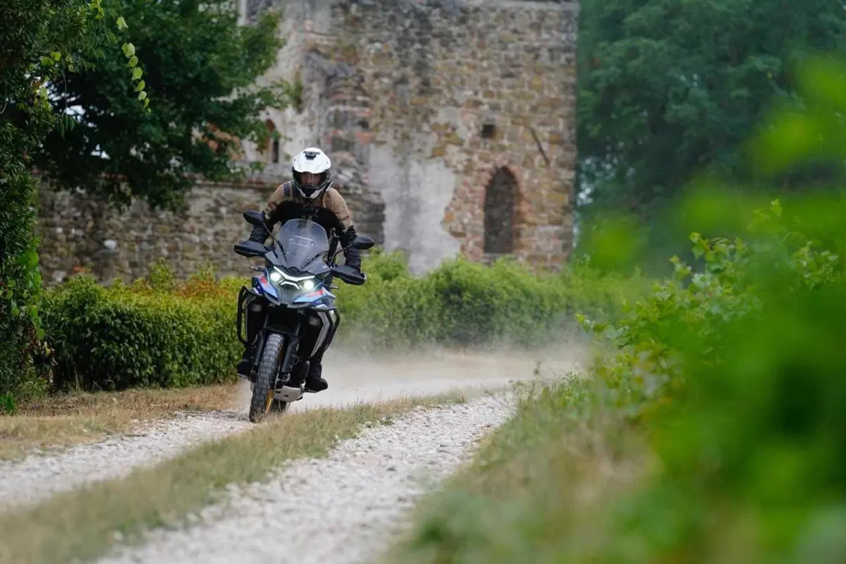 Kove 625X Pro, la crossover cinese con la dotazione maxi e il prezzo mini! Il TEST [VIDEO] (37)