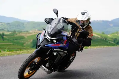 Kove 625X Pro, la crossover cinese con la dotazione maxi e il prezzo mini! Il TEST [VIDEO]