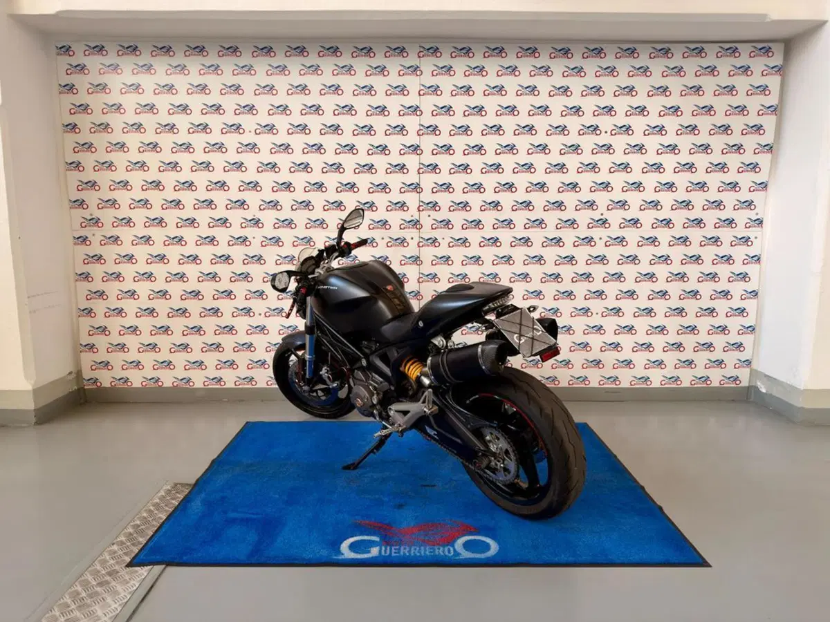 Ducati Monster 696 (2008 - 13) (4)