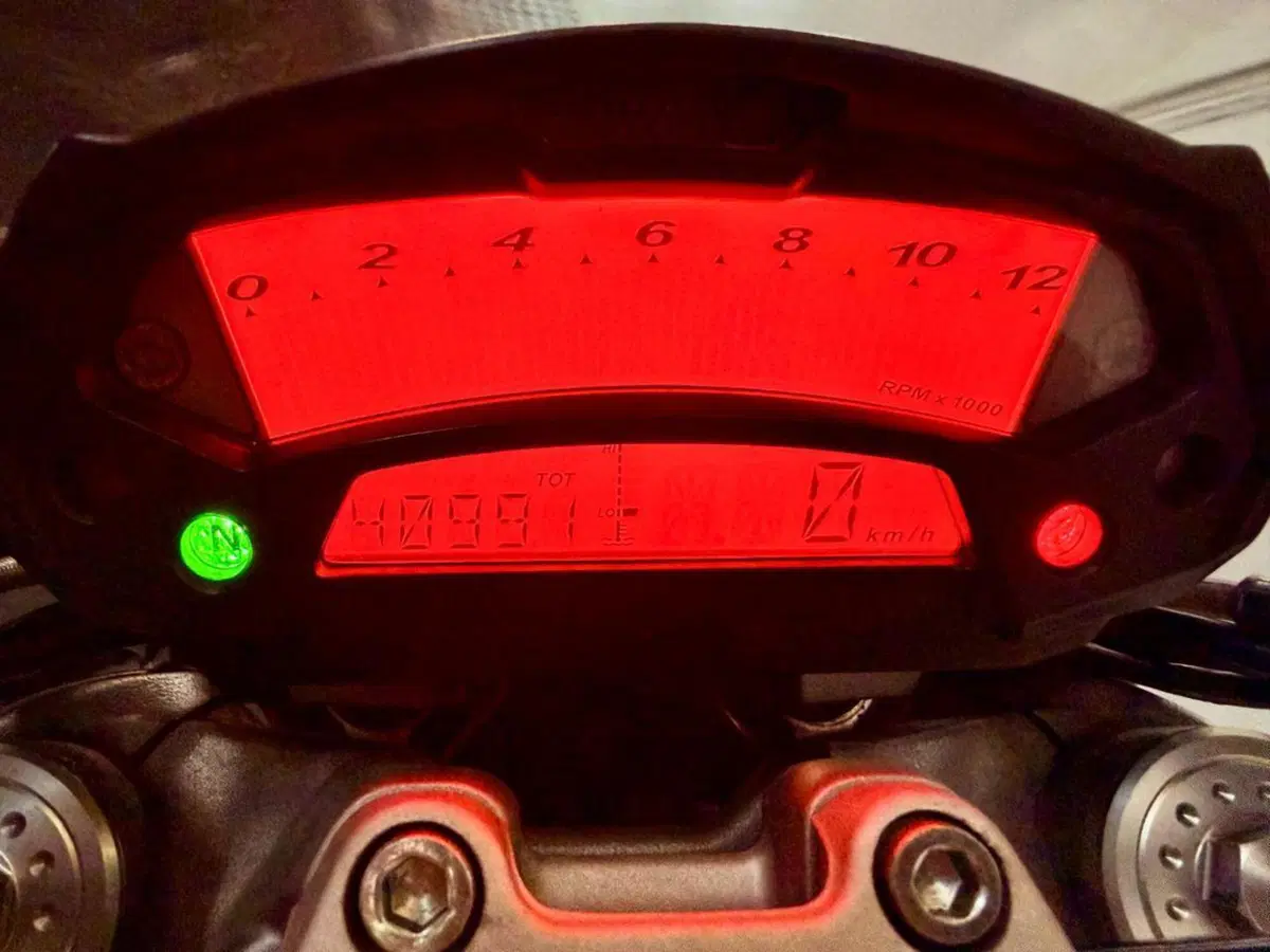 Ducati Monster 696 (2008 - 13) (5)
