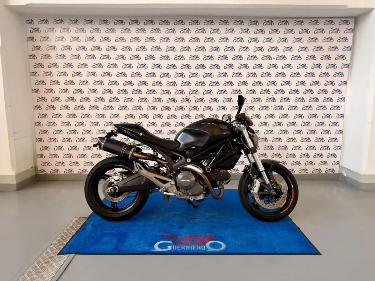 Ducati Monster 696 (2008 - 13) (3)