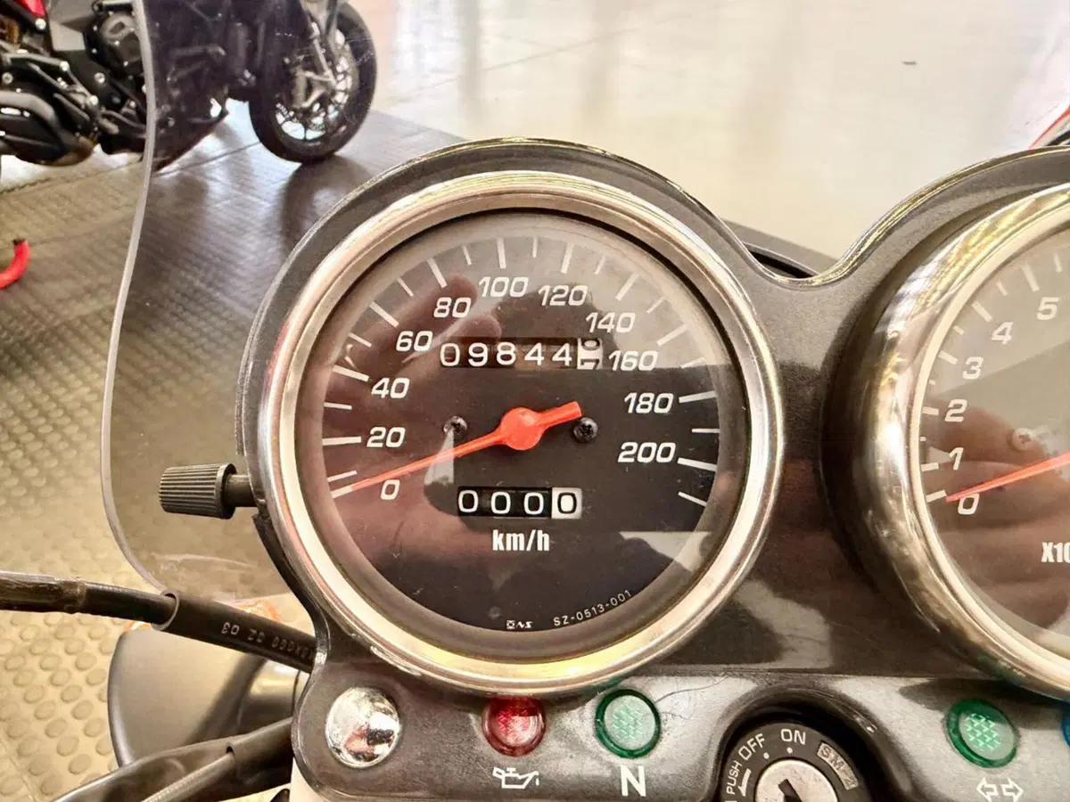Suzuki GS 500 (2001 - 06) (5)