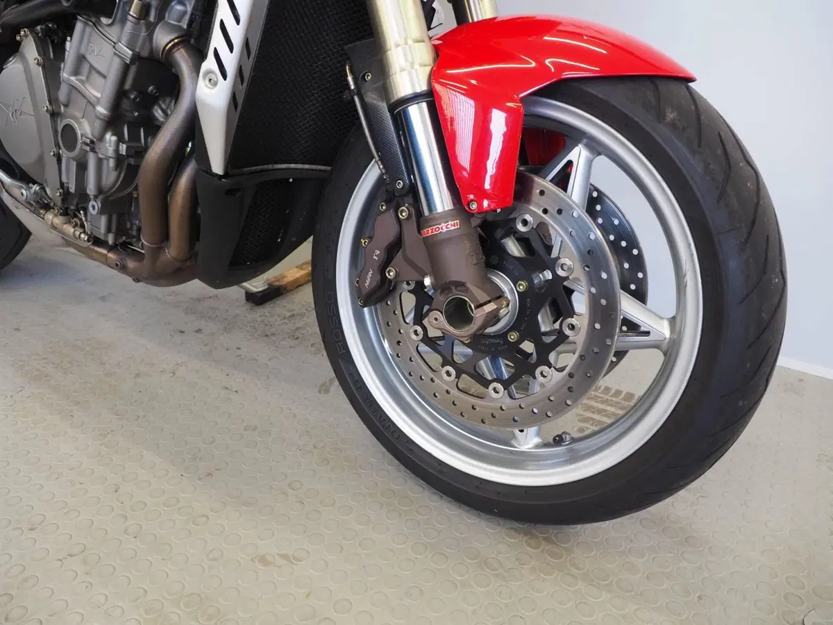 MV Agusta Brutale 910 S (2005 - 11) (3)