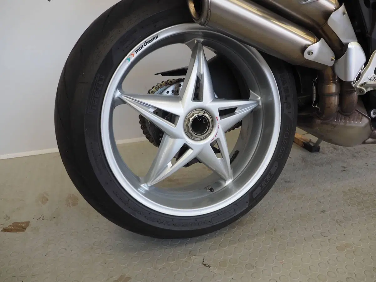 MV Agusta Brutale 910 S (2005 - 11) (7)