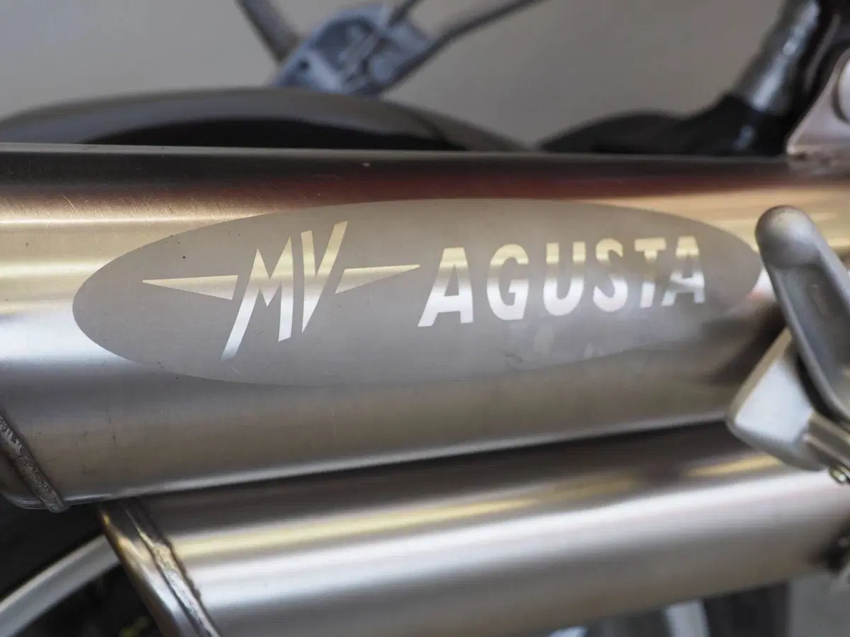 MV Agusta Brutale 910 S (2005 - 11) (8)