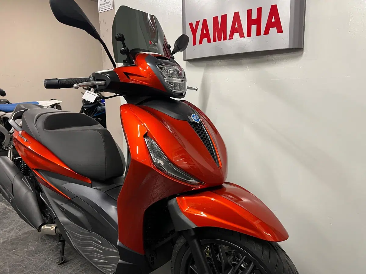 Piaggio Beverly 400 ABS-ASR (2021 - 24) (2)