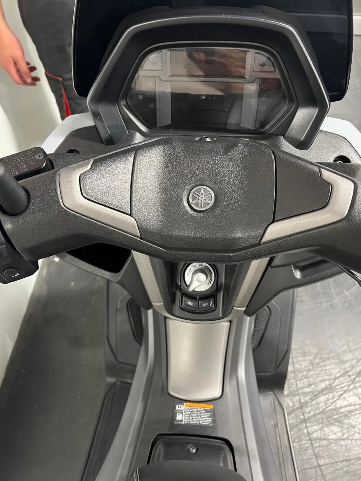 Yamaha N-Max 125 Tech Max (2025 - 26) (9)