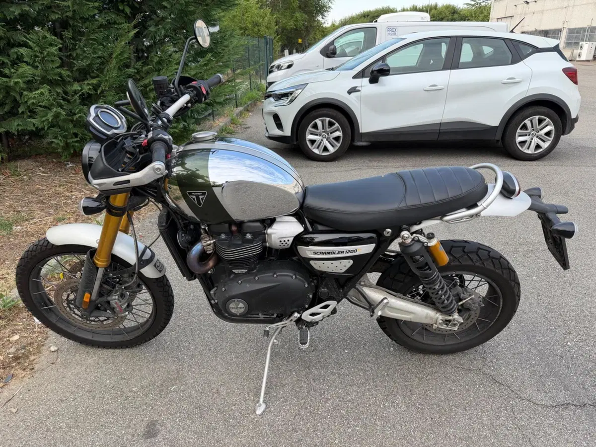 Triumph Scrambler 1200 XE Chrome Edition (2023) (3)