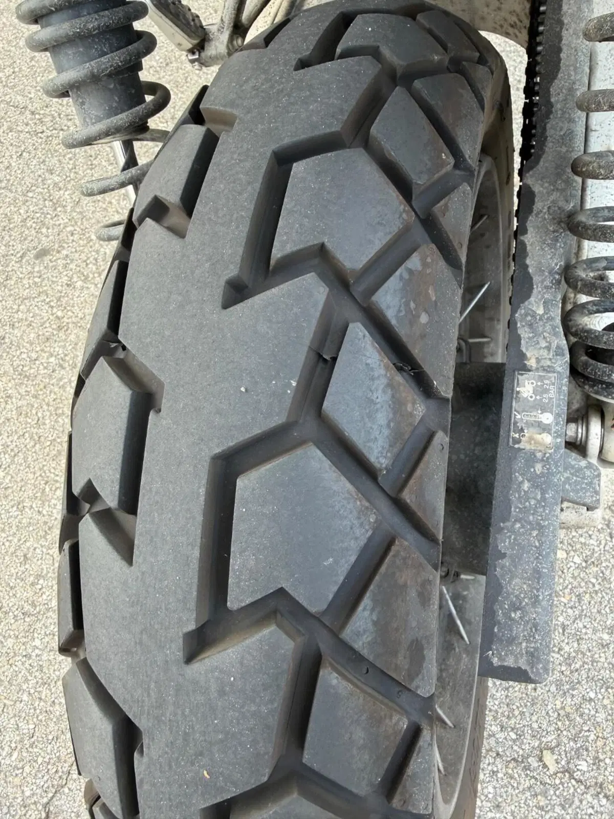 Triumph Scrambler 1200 XE Chrome Edition (2023) (4)