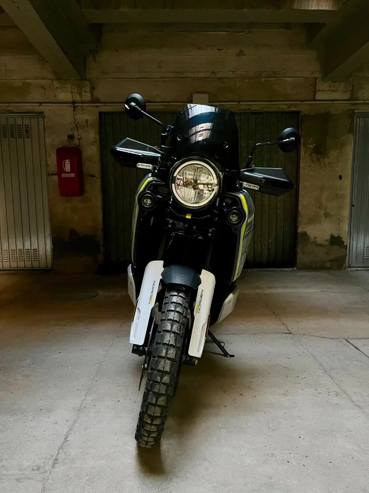 Husqvarna Norden 901 (2022 - 26) (5)