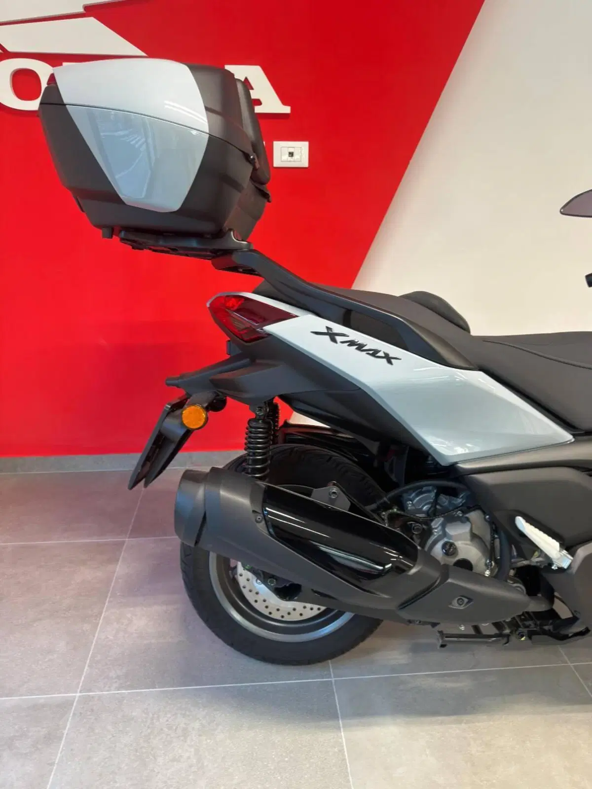 Yamaha X-Max 300 Tech Max+ (2025 - 26) (7)