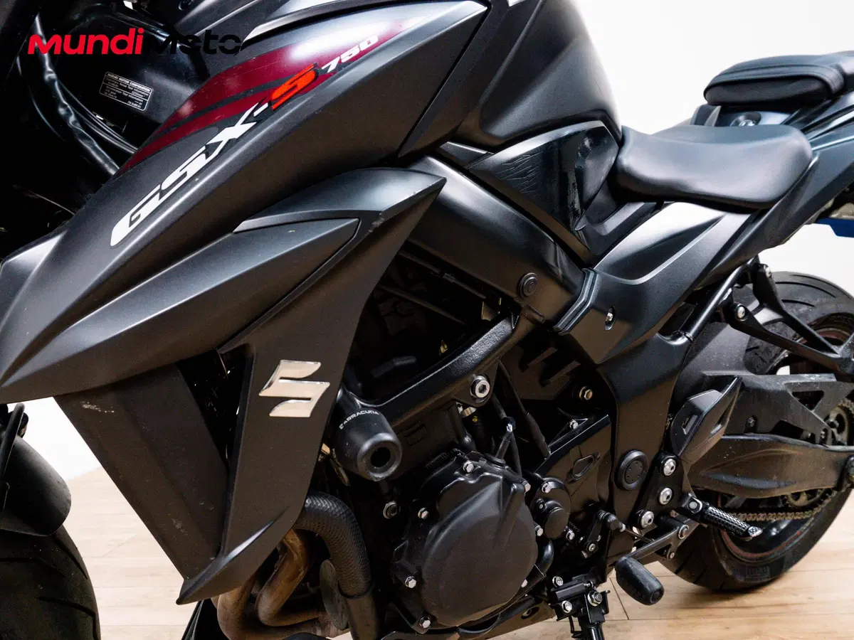 Suzuki GSX S 750 ABS (2017 - 20) (9)
