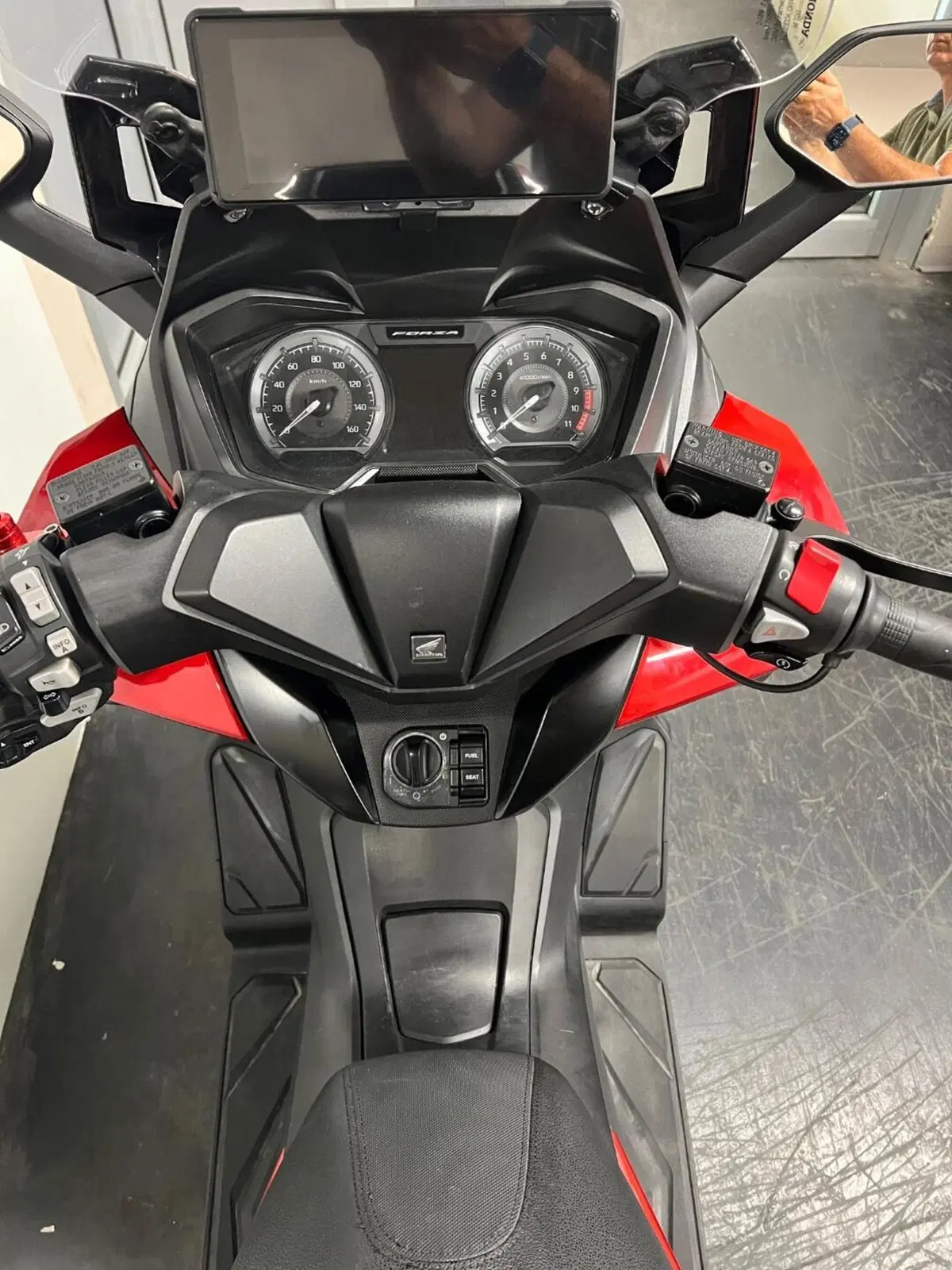 Honda Forza 350 (2022 - 24) (9)