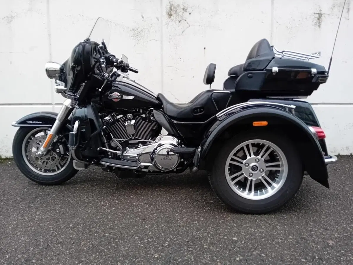 Harley-Davidson Tri Glide Ultra (2021 - 26) (2)