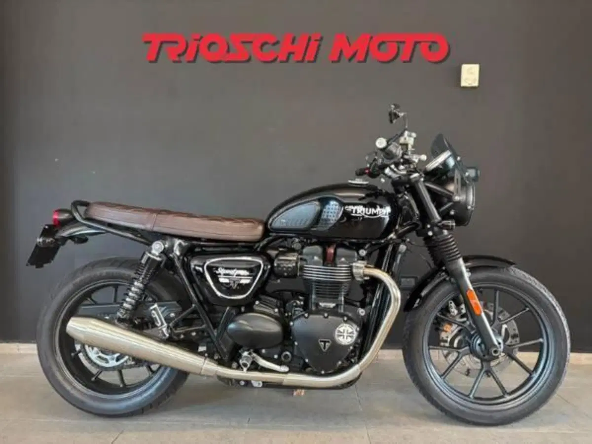 Triumph Street Twin 900 (2016)