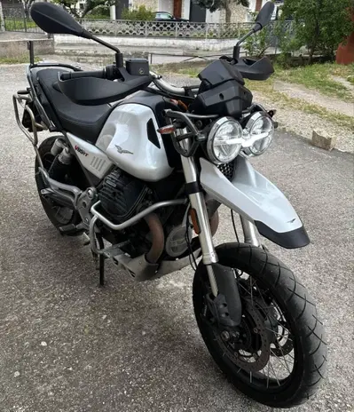 Moto Guzzi V85 TT (2021 - 23) usata