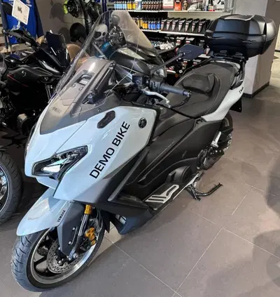 Yamaha T-Max 560 Tech Max (2025 - 26) usata