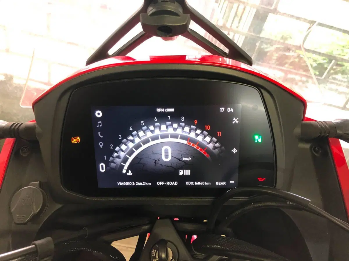 Moto Morini X-Cape 650 Gold Wheels Edition (2022 - 26) (6)