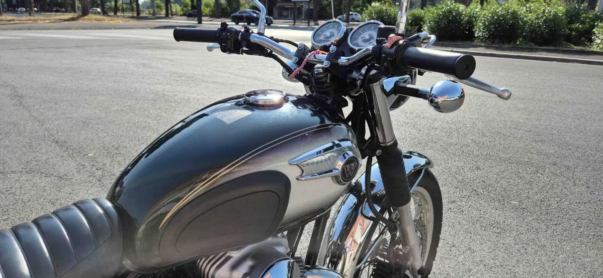 Kawasaki W 800 (2010 - 17) (2)
