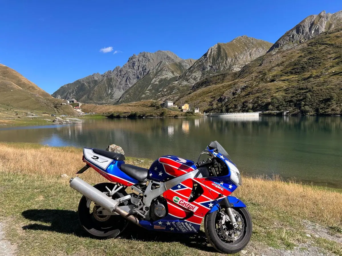 Honda CBR 900 RR (1998 - 99) (2)