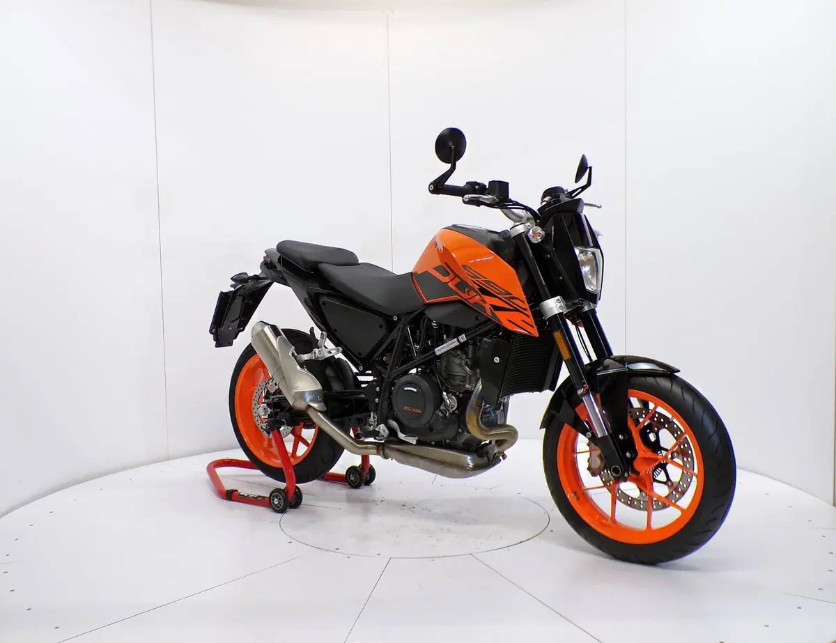 KTM 690 Duke (2016 - 19) (2)