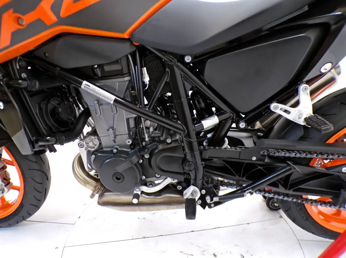 KTM 690 Duke (2016 - 19) (7)