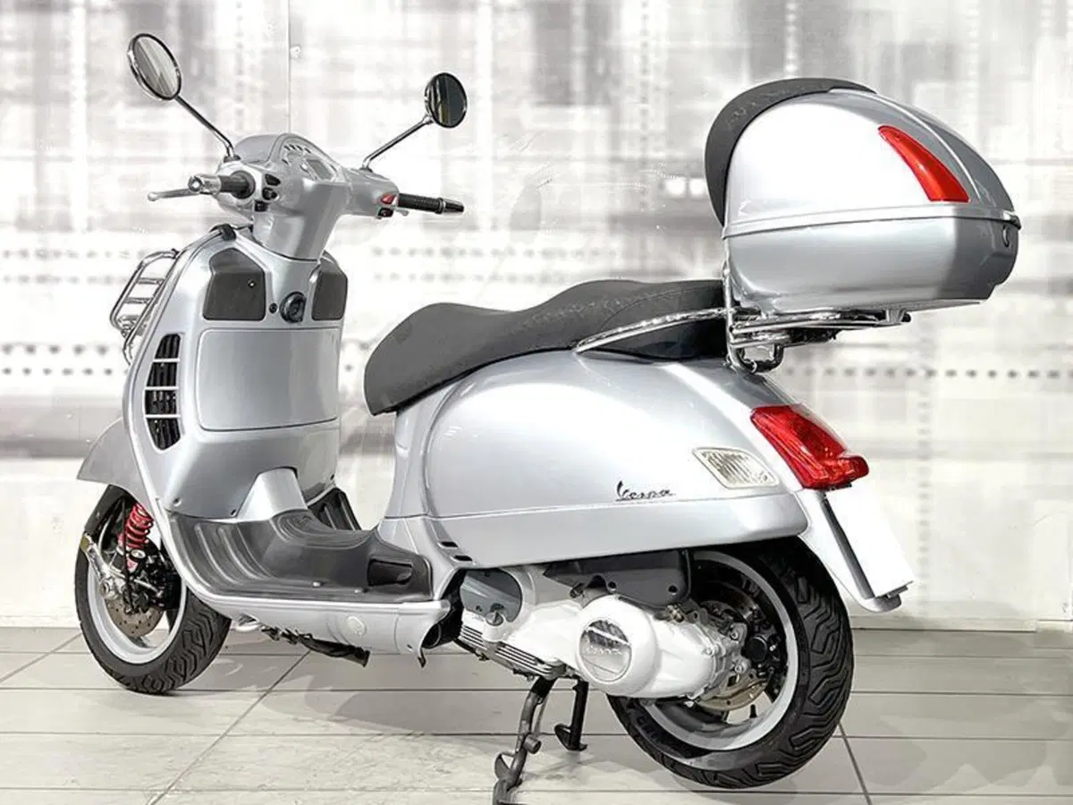 Vespa GTS 250 i.e. (2)