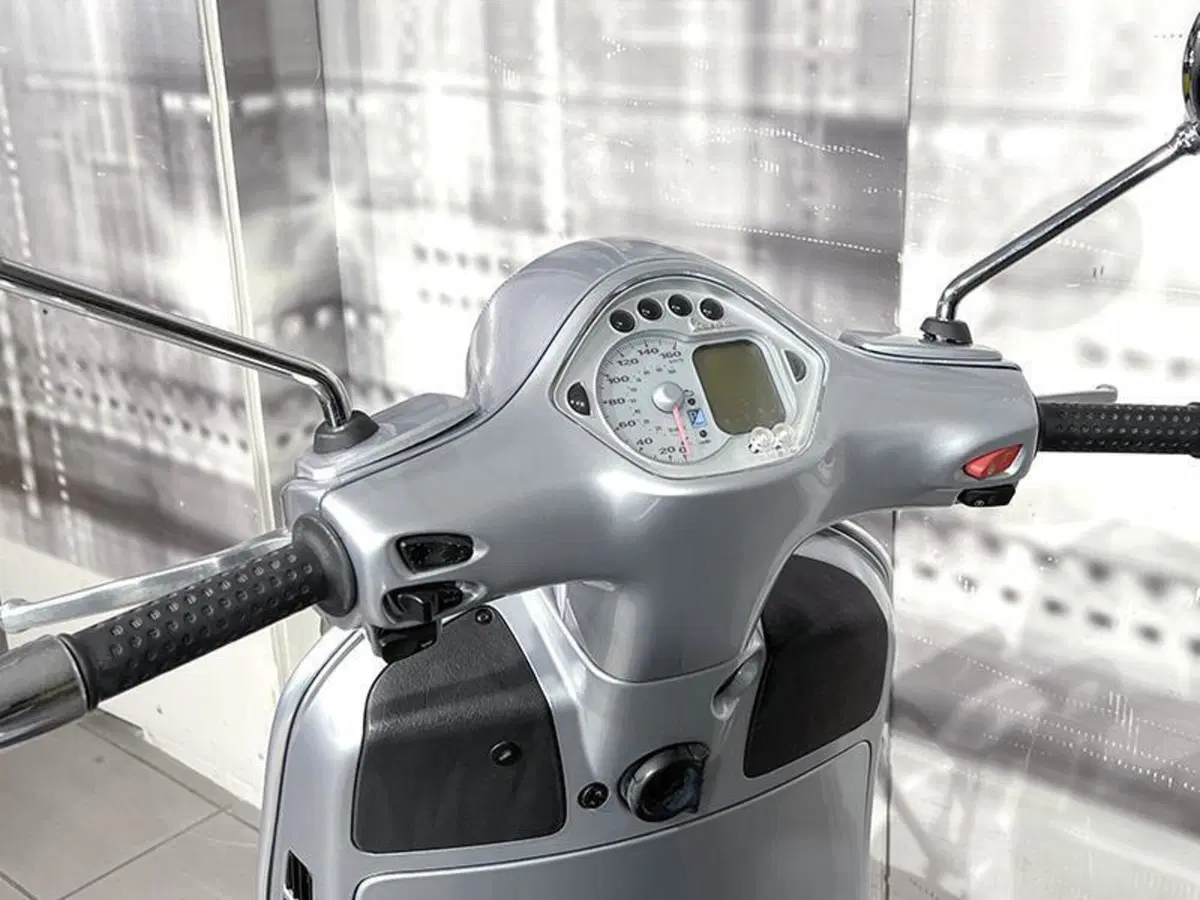 Vespa GTS 250 i.e. (6)