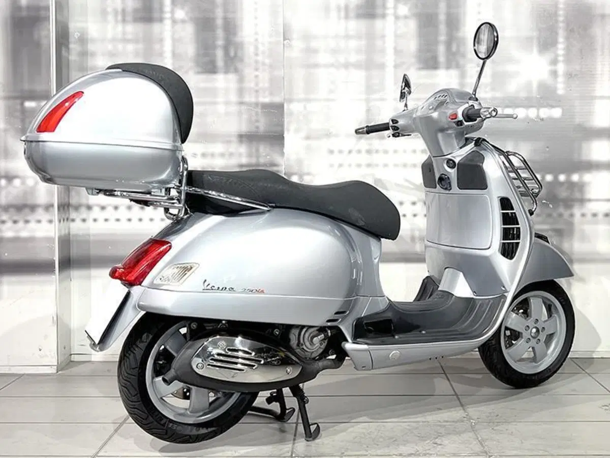 Vespa GTS 250 i.e. (8)