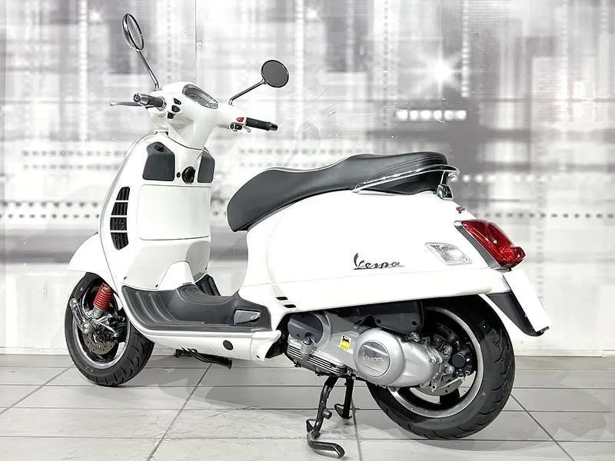 Vespa GTS 300 Super ABS (2014 - 16) (2)