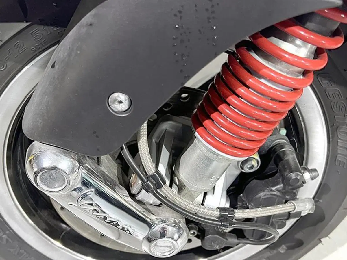 Vespa GTS 300 Super ABS (2014 - 16) (5)