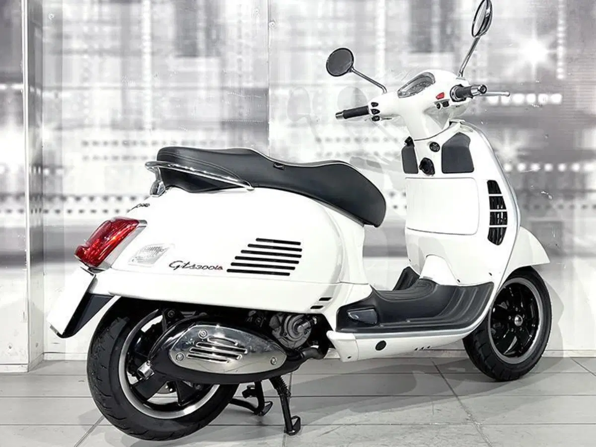 Vespa GTS 300 Super ABS (2014 - 16) (8)