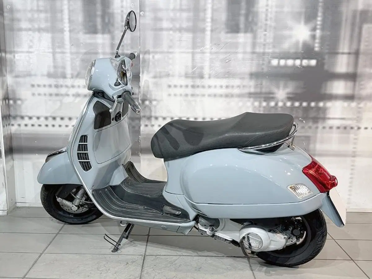 Vespa GTS 250 i.e. (2)