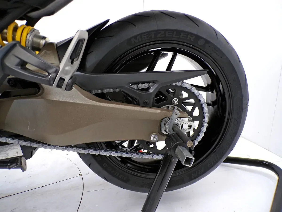 Ducati Monster 821 ABS (2014 - 17) (11)