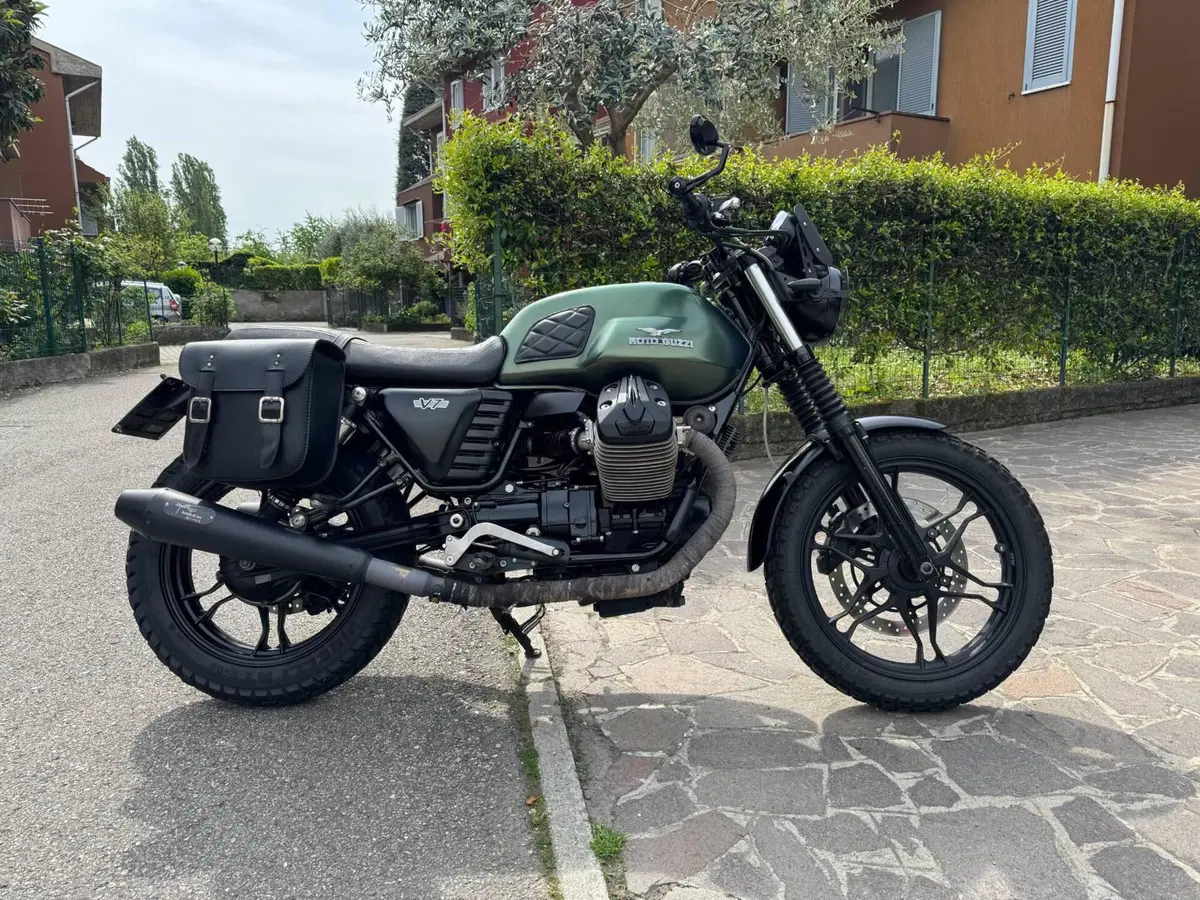 Moto Guzzi V7 Stone (2012 - 15) (4)