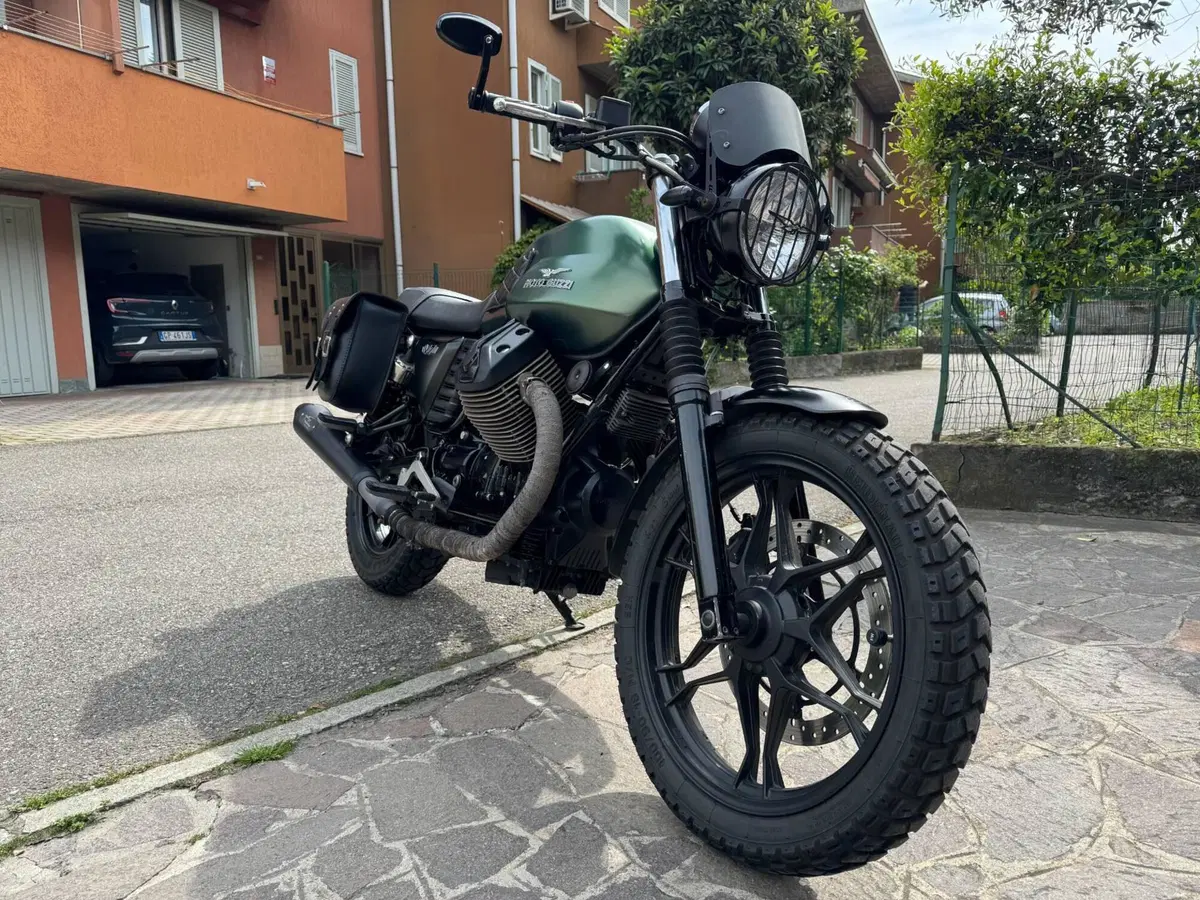 Moto Guzzi V7 Stone (2012 - 15) (2)