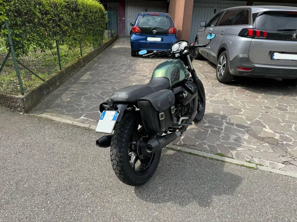 Moto Guzzi V7 Stone (2012 - 15) (5)