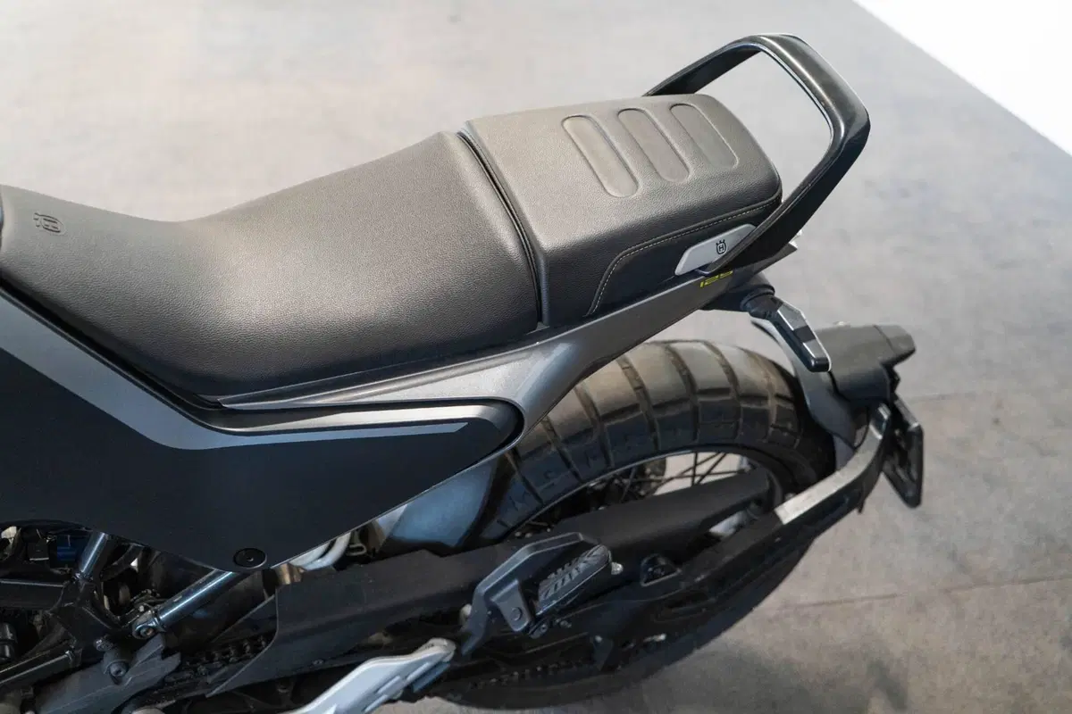 Husqvarna Svartpilen 125 (2021 - 23) (10)