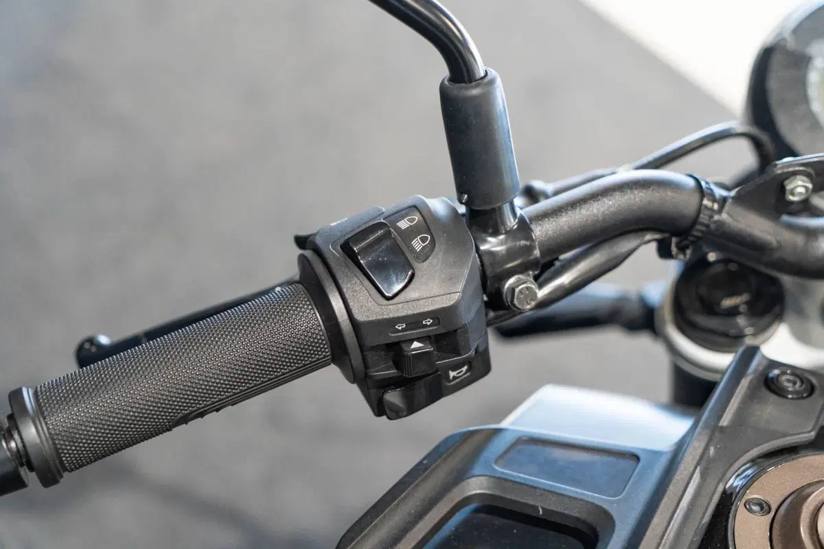 Husqvarna Svartpilen 125 (2021 - 23) (6)