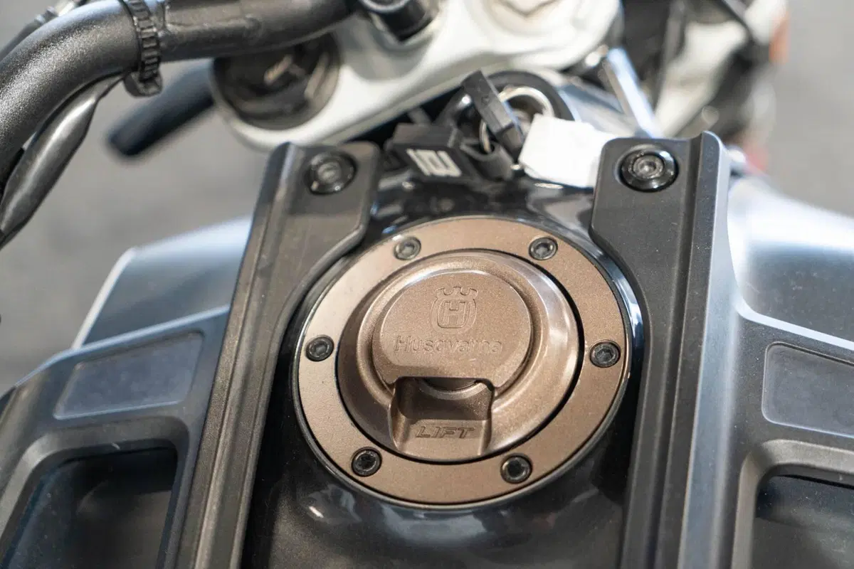 Husqvarna Svartpilen 125 (2021 - 23) (7)