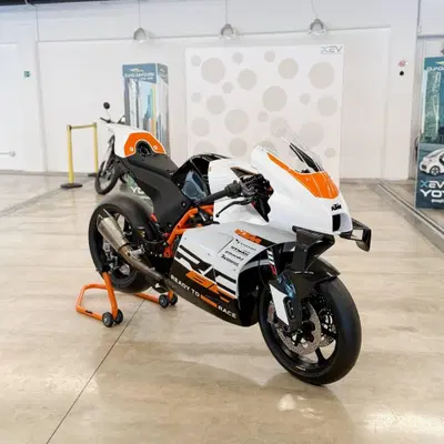 KTM RC 8C 890 (2024) nuova