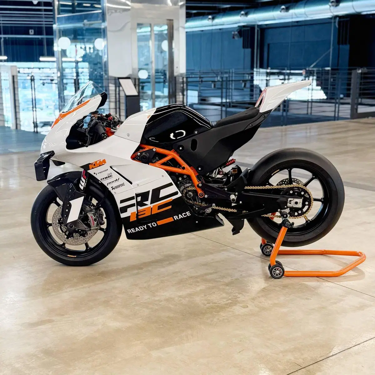 KTM RC 8C 890 (2024) (2)