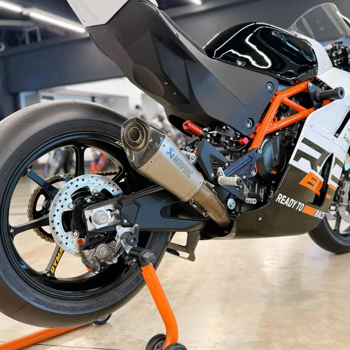 KTM RC 8C 890 (2024) (4)