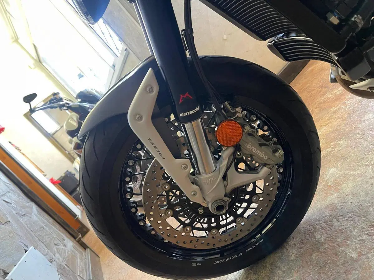 MV Agusta Dragster 800 RR (2021 - 23) (12)